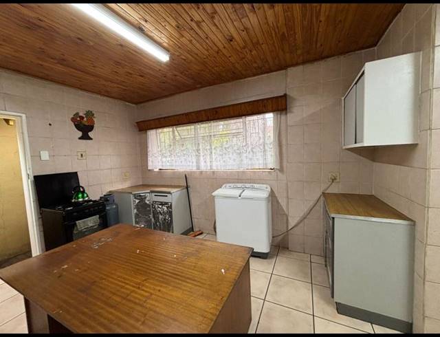 4 BEDROOM HOUSE FOR SALE IN VANDERBIJLPARK CE 2